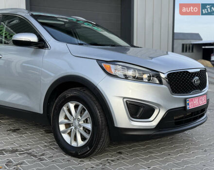 Сірий Кіа Соренто, об'ємом двигуна 0 л та пробігом 205 тис. км за 13400 $, фото 4 на Automoto.ua