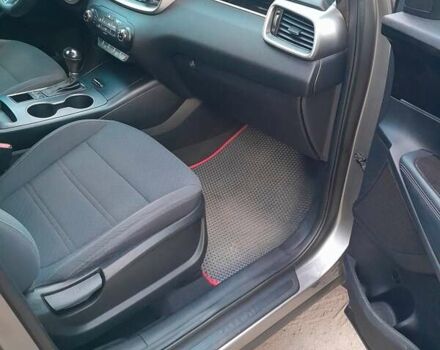 Киа Соренто 2017 в Кривом Роге на Automoto.ua Серый Киа Соренто, объемом двигателя 2.4 л и пробегом 74 тыс. км за 18400 $, фото 6 на Automoto.ua