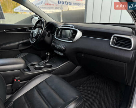 Сірий Кіа Соренто, об'ємом двигуна 0 л та пробігом 205 тис. км за 13400 $, фото 27 на Automoto.ua