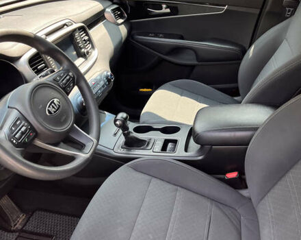 Серый Киа Соренто, объемом двигателя 2.4 л и пробегом 125 тыс. км за 15200 $, фото 21 на Automoto.ua