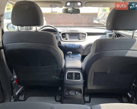 Серый Киа Соренто, объемом двигателя 2.4 л и пробегом 125 тыс. км за 15200 $, фото 16 на Automoto.ua