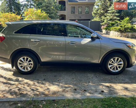 Серый Киа Соренто, объемом двигателя 3.34 л и пробегом 57 тыс. км за 16700 $, фото 6 на Automoto.ua