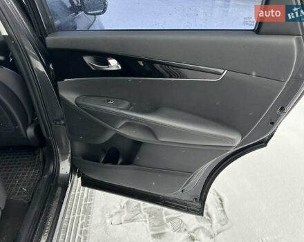 Серый Киа Соренто, объемом двигателя 2.2 л и пробегом 237 тыс. км за 19000 $, фото 12 на Automoto.ua