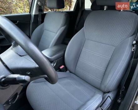 Серый Киа Соренто, объемом двигателя 2.36 л и пробегом 108 тыс. км за 14700 $, фото 26 на Automoto.ua