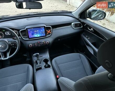 Серый Киа Соренто, объемом двигателя 2.36 л и пробегом 108 тыс. км за 14700 $, фото 18 на Automoto.ua