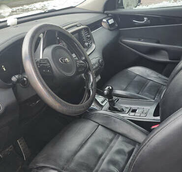 Серый Киа Соренто, объемом двигателя 2.2 л и пробегом 167 тыс. км за 25000 $, фото 9 на Automoto.ua