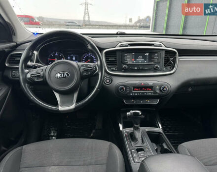 Серый Киа Соренто, объемом двигателя 2.2 л и пробегом 237 тыс. км за 19000 $, фото 19 на Automoto.ua
