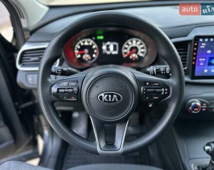 Серый Киа Соренто, объемом двигателя 2.36 л и пробегом 108 тыс. км за 14700 $, фото 27 на Automoto.ua