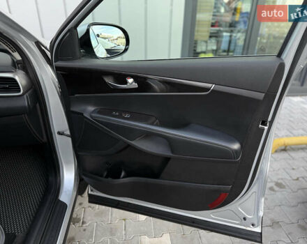 Сірий Кіа Соренто, об'ємом двигуна 0 л та пробігом 205 тис. км за 13400 $, фото 24 на Automoto.ua