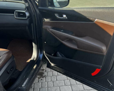 Киа Соренто 2017 в Львове на Automoto.ua Серый Киа Соренто, объемом двигателя 2.2 л и пробегом 255 тыс. км за 26500 $, фото 11 на Automoto.ua