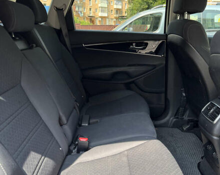 Серый Киа Соренто, объемом двигателя 2.4 л и пробегом 125 тыс. км за 15200 $, фото 13 на Automoto.ua