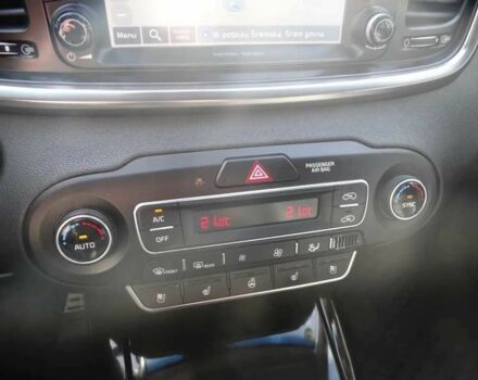 Серый Киа Соренто, объемом двигателя 2.2 л и пробегом 85 тыс. км за 10500 $, фото 10 на Automoto.ua