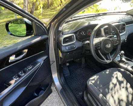 Серый Киа Соренто, объемом двигателя 3.34 л и пробегом 57 тыс. км за 16700 $, фото 8 на Automoto.ua