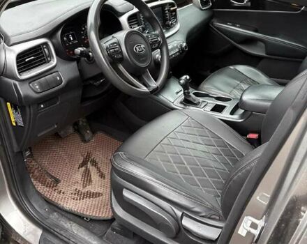 Сірий Кіа Соренто, об'ємом двигуна 2.36 л та пробігом 181 тис. км за 14800 $, фото 9 на Automoto.ua