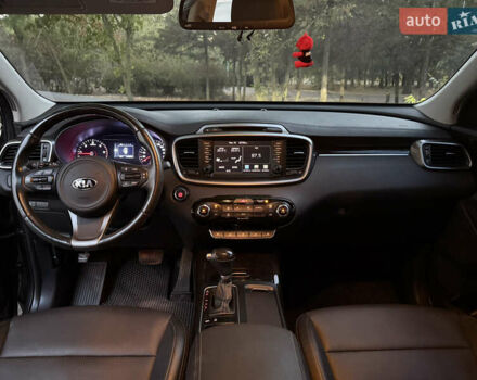 Серый Киа Соренто, объемом двигателя 2 л и пробегом 142 тыс. км за 19300 $, фото 11 на Automoto.ua