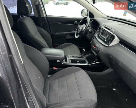 Серый Киа Соренто, объемом двигателя 2.2 л и пробегом 237 тыс. км за 19000 $, фото 9 на Automoto.ua