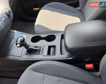 Серый Киа Соренто, объемом двигателя 2.4 л и пробегом 125 тыс. км за 15200 $, фото 20 на Automoto.ua