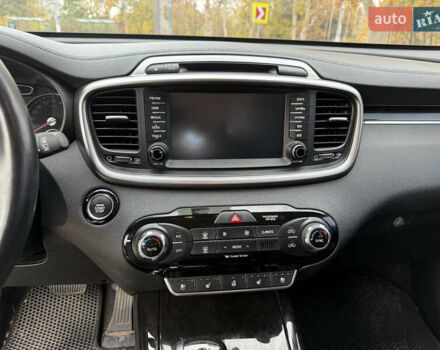 Серый Киа Соренто, объемом двигателя 2 л и пробегом 142 тыс. км за 21100 $, фото 17 на Automoto.ua