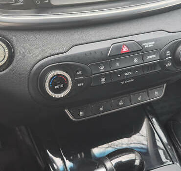 Серый Киа Соренто, объемом двигателя 2.2 л и пробегом 167 тыс. км за 25000 $, фото 6 на Automoto.ua