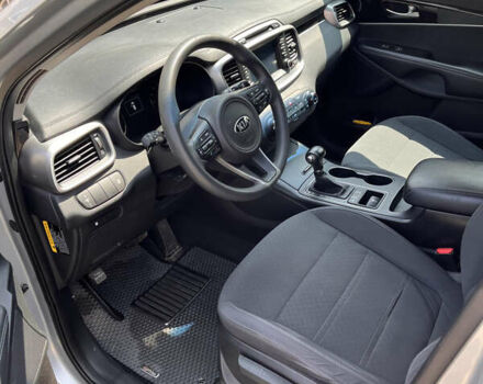 Серый Киа Соренто, объемом двигателя 2.4 л и пробегом 125 тыс. км за 15200 $, фото 19 на Automoto.ua