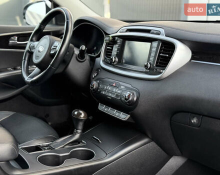 Сірий Кіа Соренто, об'ємом двигуна 0 л та пробігом 205 тис. км за 13400 $, фото 28 на Automoto.ua