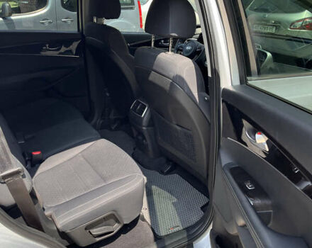 Серый Киа Соренто, объемом двигателя 2.4 л и пробегом 125 тыс. км за 15200 $, фото 12 на Automoto.ua