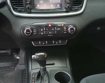 Серый Киа Соренто, объемом двигателя 2.4 л и пробегом 170 тыс. км за 14950 $, фото 8 на Automoto.ua