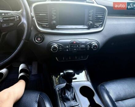 Серый Киа Соренто, объемом двигателя 3.3 л и пробегом 150 тыс. км за 17500 $, фото 11 на Automoto.ua