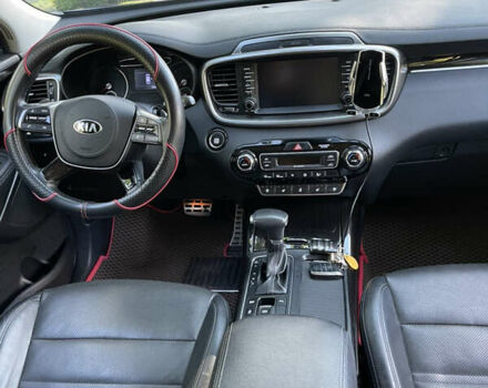 Киа Соренто 2018 в Житомире на Automoto.ua Серый Киа Соренто, объемом двигателя 2.2 л и пробегом 77 тыс. км за 26900 $, фото 9 на Automoto.ua