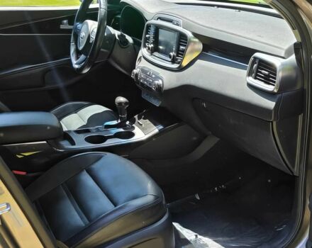 Серый Киа Соренто, объемом двигателя 3.3 л и пробегом 33 тыс. км за 6200 $, фото 7 на Automoto.ua