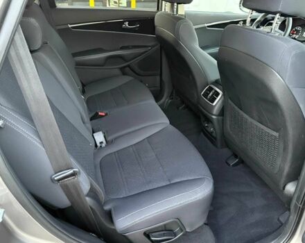 Киа Соренто 2018 в Черновцах на Automoto.ua Серый Киа Соренто, объемом двигателя 2.4 л и пробегом 36 тыс. км за 12400 $, фото 12 на Automoto.ua