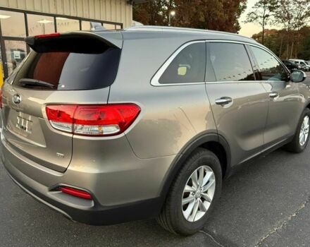 Киа Соренто 2018 в Черновцах на Automoto.ua Серый Киа Соренто, объемом двигателя 2.4 л и пробегом 36 тыс. км за 12400 $, фото 6 на Automoto.ua