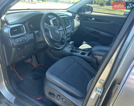 Сірий Кіа Соренто, об'ємом двигуна 2.36 л та пробігом 100 тис. км за 19300 $, фото 6 на Automoto.ua