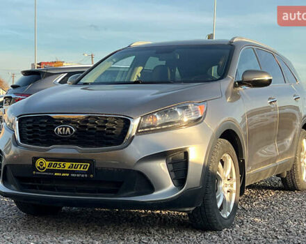 Серый Киа Соренто, объемом двигателя 2.36 л и пробегом 105 тыс. км за 17500 $, фото 2 на Automoto.ua