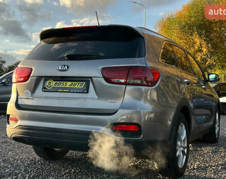 Серый Киа Соренто, объемом двигателя 2.36 л и пробегом 105 тыс. км за 17500 $, фото 3 на Automoto.ua