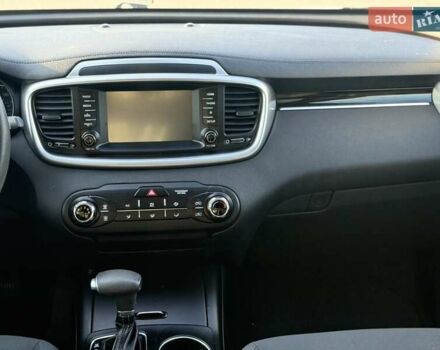 Киа Соренто 2018 в Городенке на Automoto.ua Серый Киа Соренто, объемом двигателя 2.36 л и пробегом 109 тыс. км за 16300 $, фото 13 на Automoto.ua