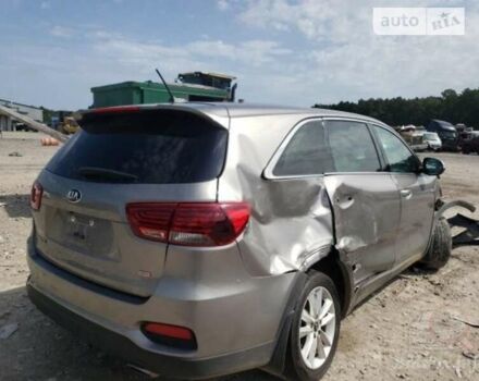Киа Соренто 2018 в Самборе на Automoto.ua Серый Киа Соренто, объемом двигателя 2.4 л и пробегом 93 тыс. км за 12700 $, фото 6 на Automoto.ua