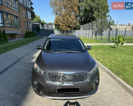 Серый Киа Соренто, объемом двигателя 2 л и пробегом 27 тыс. км за 29499 $, фото 4 на Automoto.ua