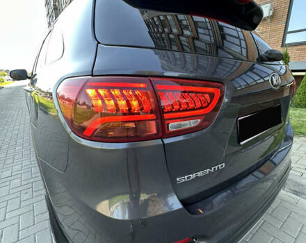 Серый Киа Соренто, объемом двигателя 2 л и пробегом 27 тыс. км за 29499 $, фото 21 на Automoto.ua