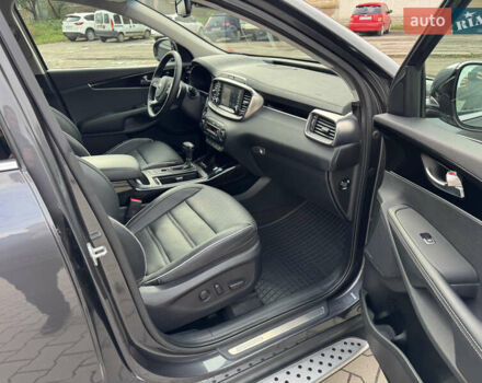 Серый Киа Соренто, объемом двигателя 2.2 л и пробегом 140 тыс. км за 29500 $, фото 13 на Automoto.ua