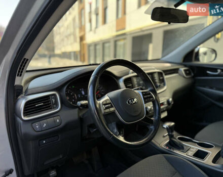 Серый Киа Соренто, объемом двигателя 2.4 л и пробегом 202 тыс. км за 15999 $, фото 28 на Automoto.ua