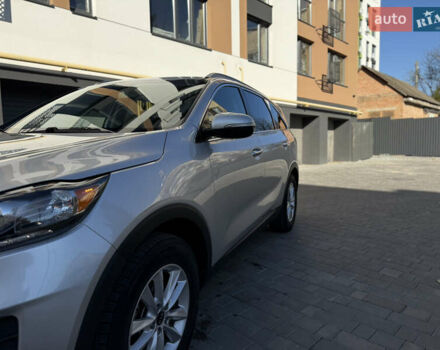 Серый Киа Соренто, объемом двигателя 2.4 л и пробегом 202 тыс. км за 14999 $, фото 10 на Automoto.ua