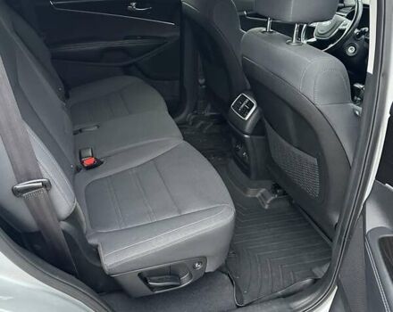 Сірий Кіа Соренто, об'ємом двигуна 2.4 л та пробігом 220 тис. км за 14900 $, фото 12 на Automoto.ua