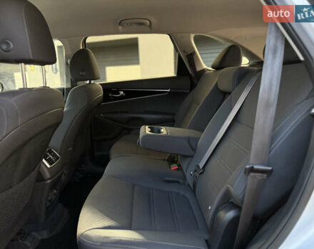 Серый Киа Соренто, объемом двигателя 2.4 л и пробегом 202 тыс. км за 15999 $, фото 40 на Automoto.ua