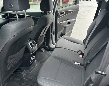 Сірий Кіа Соренто, об'ємом двигуна 2.4 л та пробігом 220 тис. км за 14900 $, фото 10 на Automoto.ua