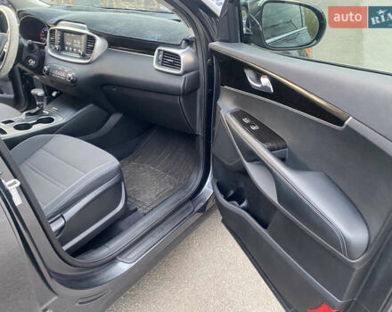 Серый Киа Соренто, объемом двигателя 2.36 л и пробегом 68 тыс. км за 16250 $, фото 53 на Automoto.ua