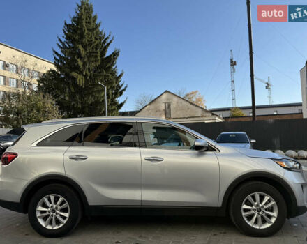 Серый Киа Соренто, объемом двигателя 2.4 л и пробегом 202 тыс. км за 15999 $, фото 4 на Automoto.ua