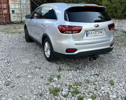 Серый Киа Соренто, объемом двигателя 2.36 л и пробегом 201 тыс. км за 16500 $, фото 3 на Automoto.ua