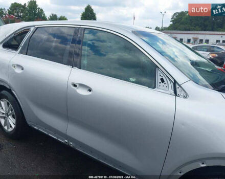 Сірий Кіа Соренто, об'ємом двигуна 2.4 л та пробігом 100 тис. км за 12150 $, фото 10 на Automoto.ua