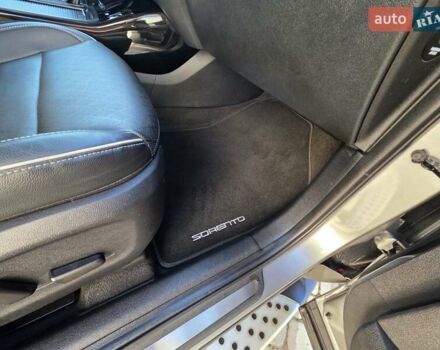 Сірий Кіа Соренто, об'ємом двигуна 2.2 л та пробігом 134 тис. км за 29950 $, фото 47 на Automoto.ua